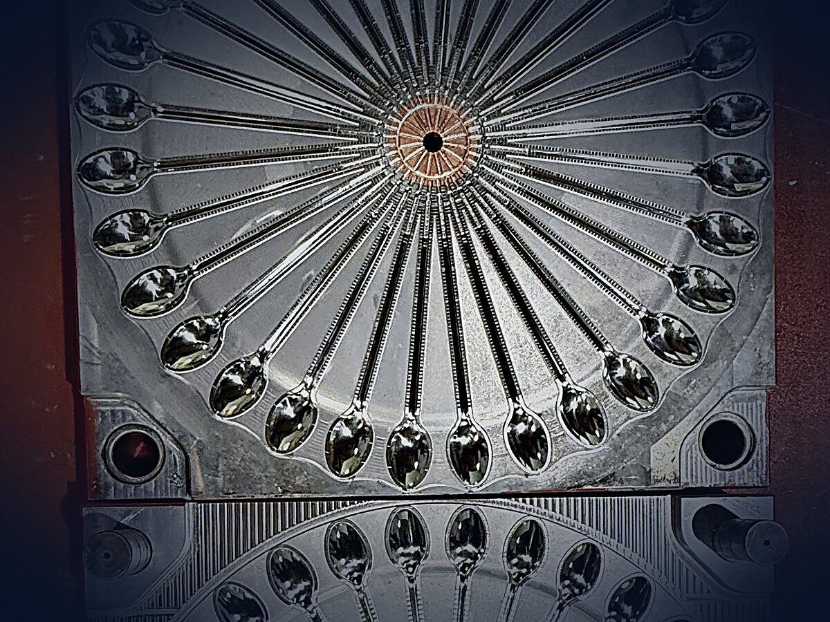 Khuôn muỗng nhựa 32 cavity