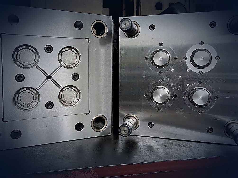 Face mask valve mold