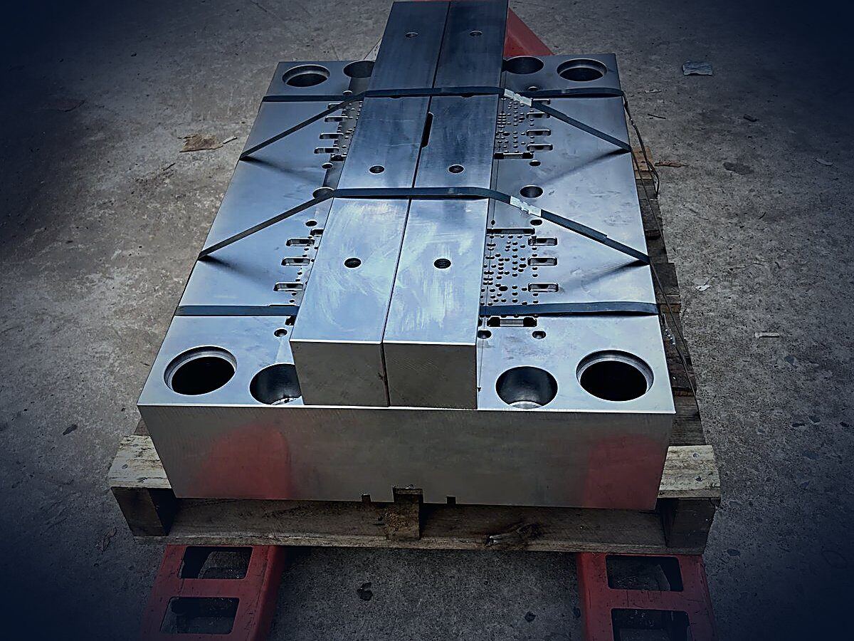 Mold base kích thước lớn